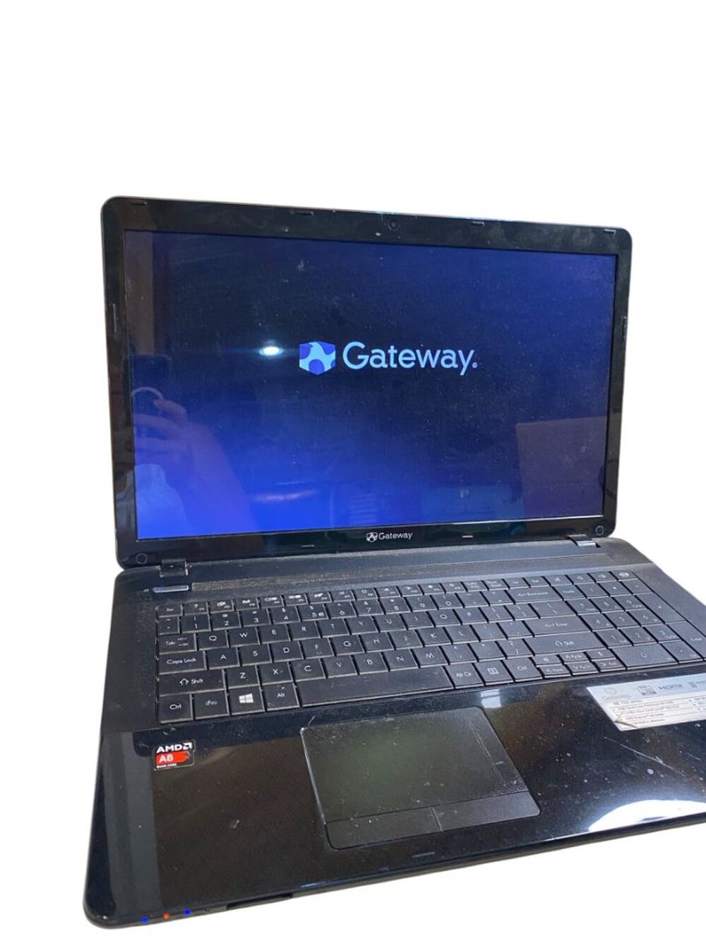 Gateway EG70 Laptop Computer AMD A6 Quad-Core NE 722 Series Windows 8 17"